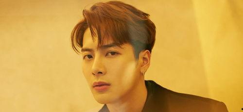 王嘉尔恋情爆料港媒视频,港媒视频揭秘甜蜜瞬间